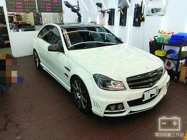 賓士W204電瓶更換.jpg 賓士W204電瓶更換.jpg