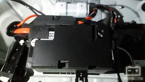 奧迪原廠80AGM電瓶.jpg 奧迪原廠80AGM電瓶.jpg