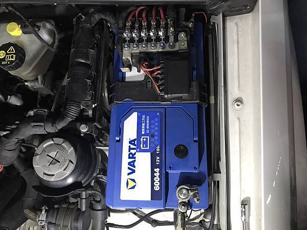 Amarok電瓶100安培.jpg Amarok電瓶100安培.jpg