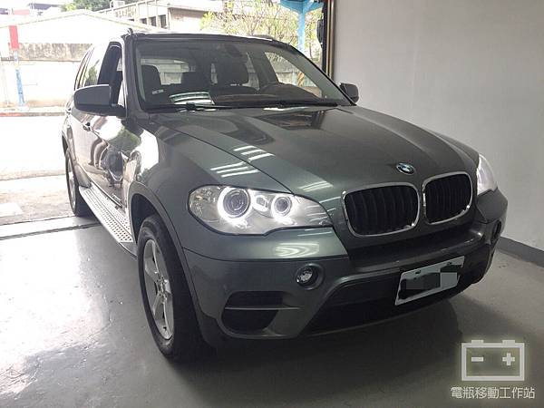 BMW_X5電瓶更換.jpg BMW_X5電瓶更換.jpg