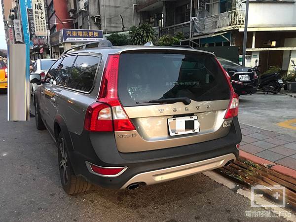 VOLVO沃爾沃XC70電瓶更換.jpg VOLVO沃爾沃XC70電瓶更換.jpg