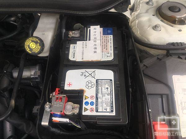 賓士原廠VARTA70AGM電瓶.jpg 賓士原廠VARTA70AGM電瓶.jpg