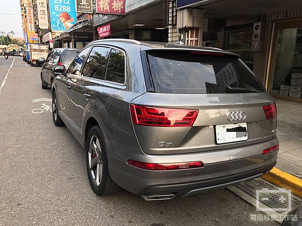 AUDI奧迪Q7電瓶.jpg AUDI奧迪Q7電瓶.jpg