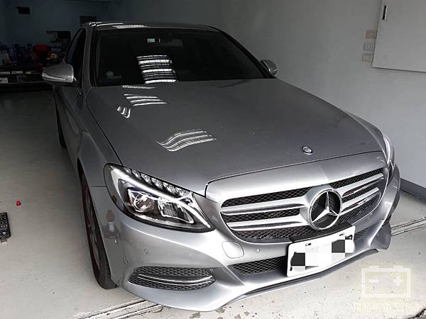 賓士W205電瓶更換.jpg 賓士W205電瓶更換.jpg