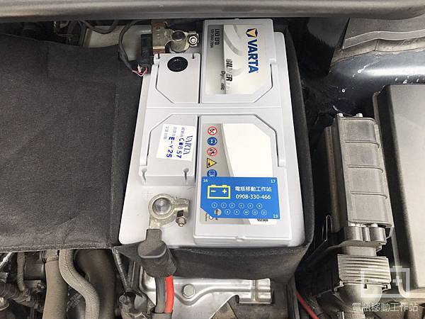 VARTA70EFB電瓶.jpg VARTA70EFB電瓶.jpg