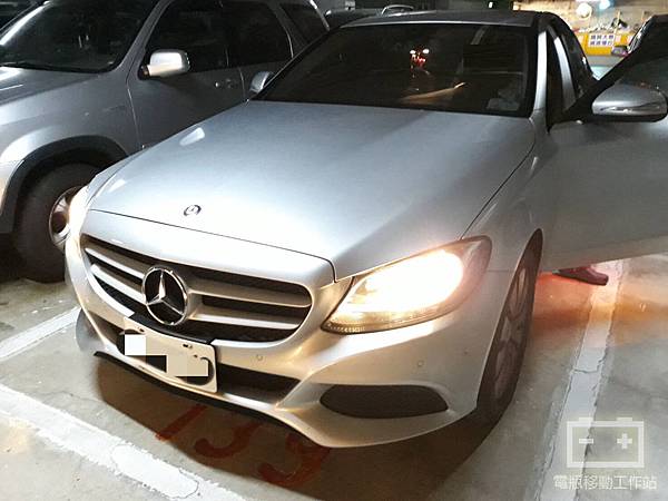 賓士C180電瓶.jpg 賓士C180電瓶.jpg