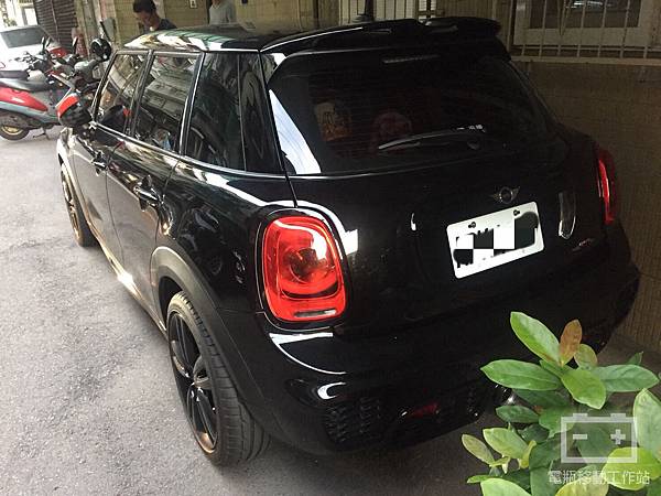 MINICOOPERS電瓶更換.jpg MINICOOPERS電瓶更換.jpg