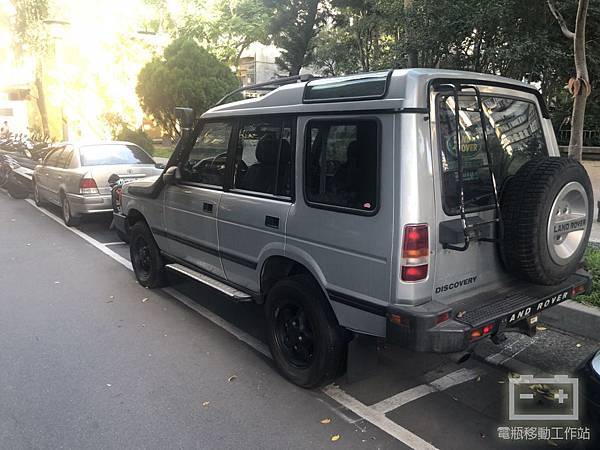 LANDROVER路虎D1電瓶更換.jpg LANDROVER路虎D1電瓶更換.jpg