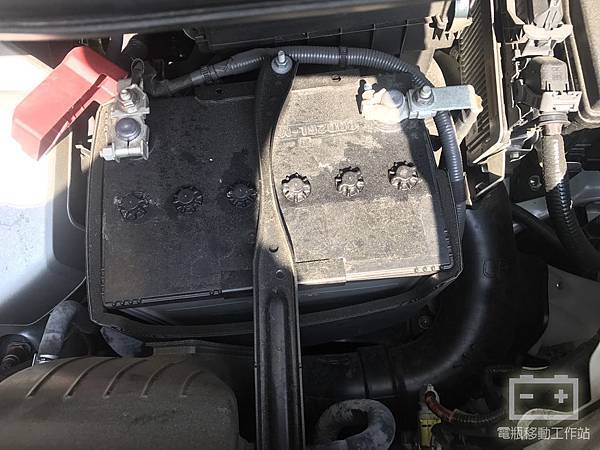 ALPHARD原廠電池.jpg ALPHARD原廠電池.jpg