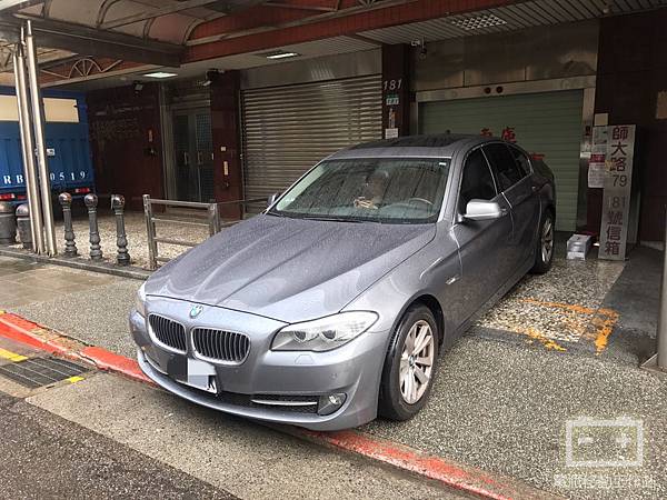 523i電瓶沒電.jpg 523i電瓶沒電.jpg