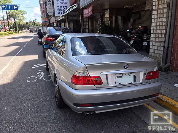 320icoupe電瓶battery.jpg 320icoupe電瓶battery.jpg