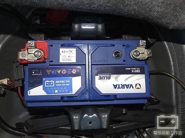 大黃蜂電瓶更換.jpg 大黃蜂電瓶更換.jpg
