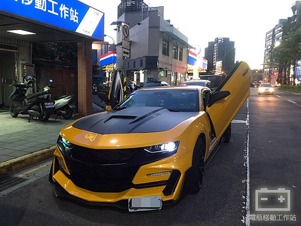 Camaro大黃蜂電瓶更換.jpg Camaro大黃蜂電瓶更換.jpg