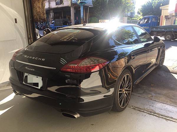 PORSCHE保時捷PANAMERA電瓶更換.jpg