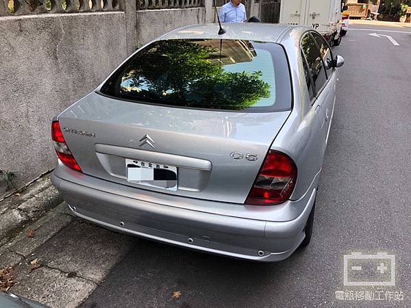 雪鐵龍C5電瓶沒電.jpg 雪鐵龍C5電瓶沒電.jpg