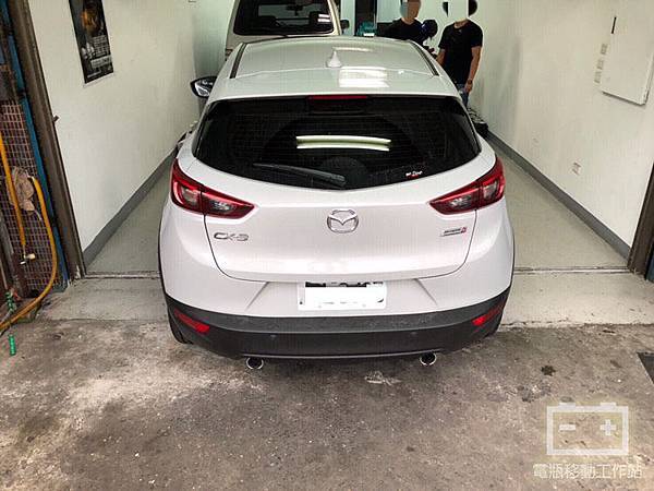 馬自達CX3電瓶更換.jpg 馬自達CX3電瓶更換.jpg