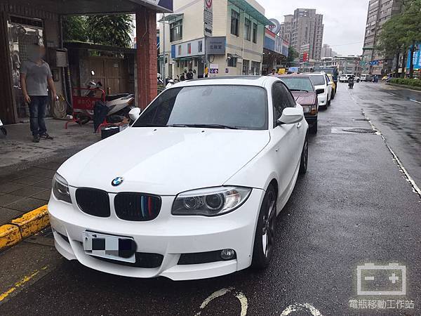 BMW118D電瓶沒電.jpg
