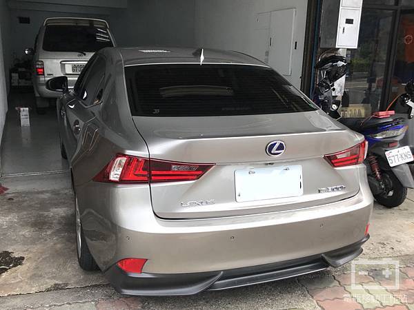 Is300h凌志輔助電瓶更換.jpg Is300h凌志輔助電瓶更換.jpg