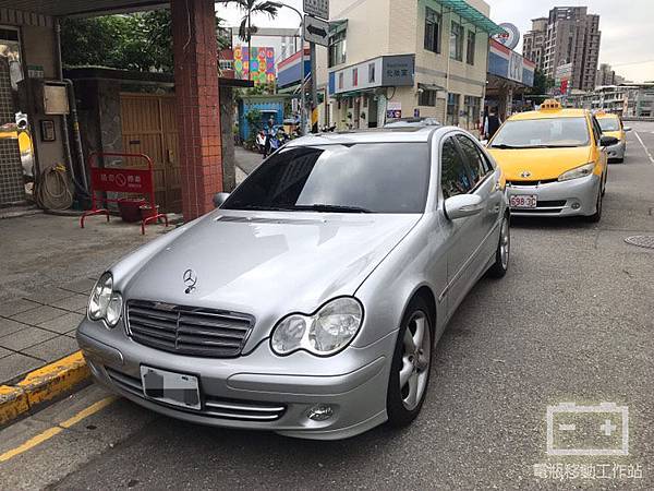 賓士電瓶更換.jpg 賓士電瓶更換.jpg