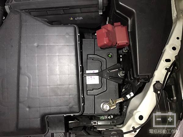 TEANA電瓶更換VARTA.jpg TEANA電瓶更換VARTA.jpg