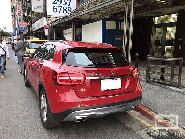 CLA200電瓶更換.jpg CLA200電瓶更換.jpg