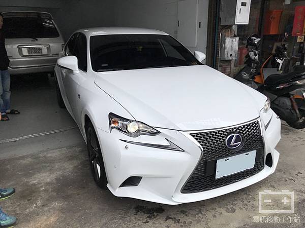 IS300h輔助電瓶更換.jpg IS300h輔助電瓶更換.jpg