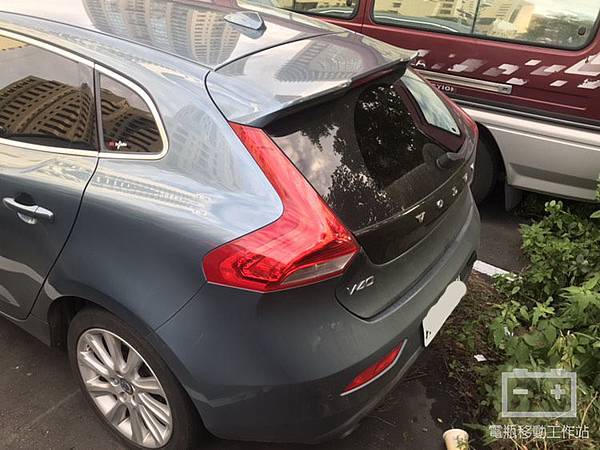 V40電瓶T5.jpg V40電瓶T5.jpg