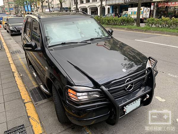 ML320電瓶更換.jpg ML320電瓶更換.jpg