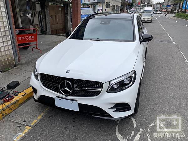 賓士GLC250電瓶更換.jpg 賓士GLC250電瓶更換.jpg
