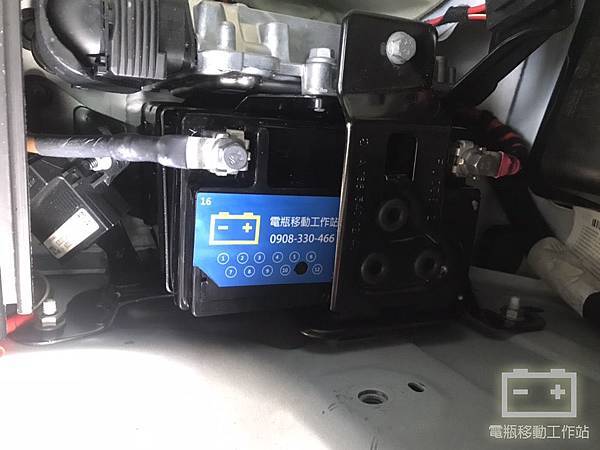 VARTA華達輔助電瓶.jpg VARTA華達輔助電瓶.jpg