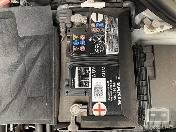 奧迪原廠VARTA華達AGM電瓶.jpg 奧迪原廠VARTA華達AGM電瓶.jpg