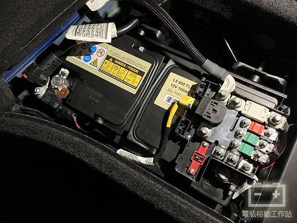 瑪莎拉蒂Ghibli原廠電瓶battery.jpg 瑪莎拉蒂Ghibli原廠電瓶battery.jpg