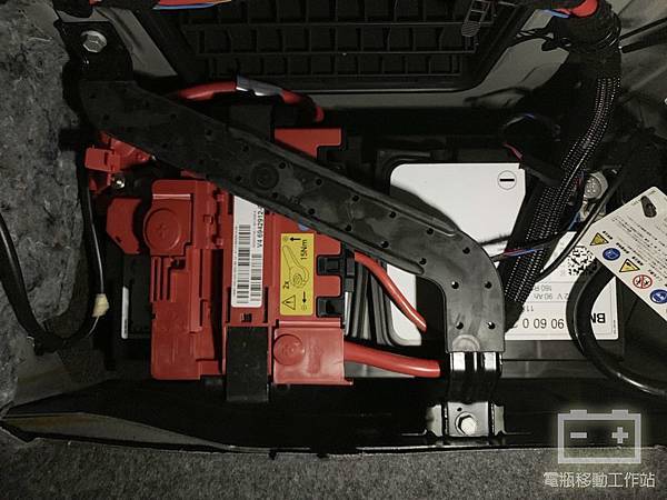 BMW原廠電瓶AGM.jpg BMW原廠電瓶AGM.jpg