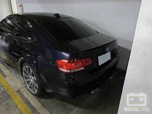 BMW寶馬M3電瓶更換.jpg BMW寶馬M3電瓶更換.jpg