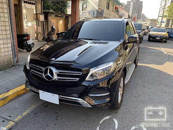 GLE350d電瓶更換.jpg