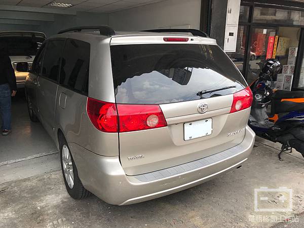 SIENNA電瓶更換.jpg SIENNA電瓶更換.jpg