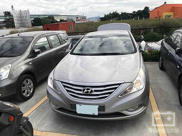 Sonata現代電瓶沒電.jpg Sonata現代電瓶沒電.jpg