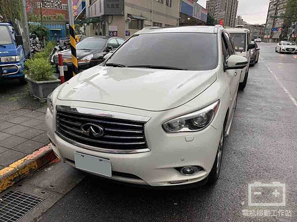 Qx60電瓶更換.jpg Qx60電瓶更換.jpg