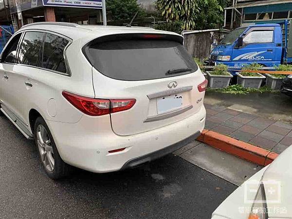 Qx60電瓶沒電.jpg Qx60電瓶沒電.jpg