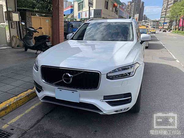 VOLVO XC90燈亮.jpg VOLVO XC90燈亮.jpg