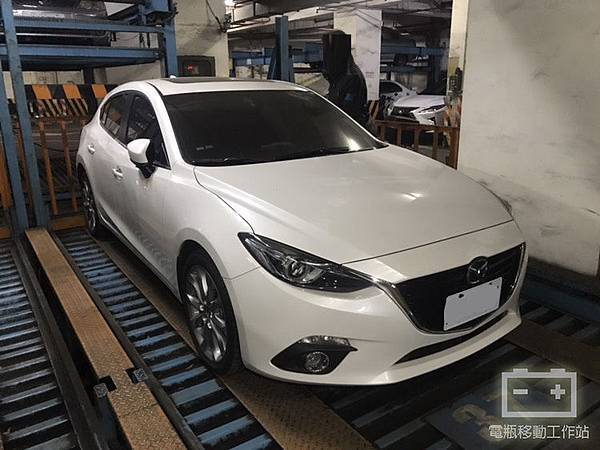 MAZDA3電瓶更換.jpg MAZDA3電瓶更換.jpg
