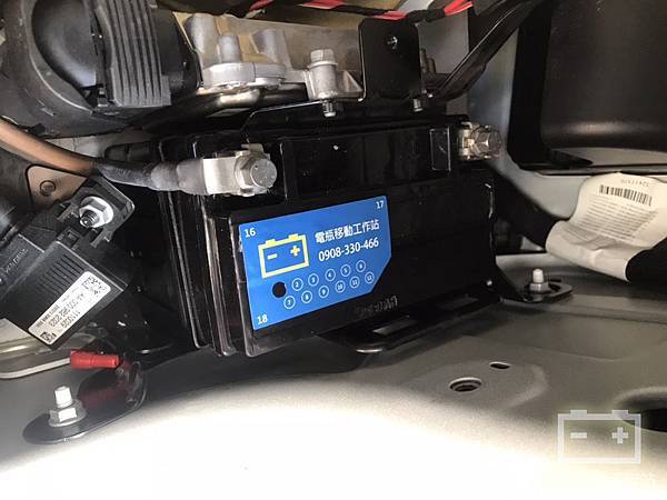 VARTA原廠輔助電瓶.jpg VARTA原廠輔助電瓶.jpg