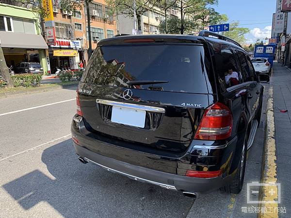 BENZ X164 battery replacement.jpg BENZ X164 battery replacement.jpg