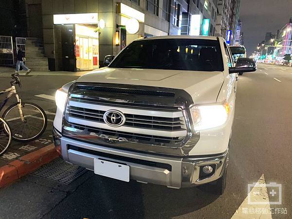 TOYOTA Tundra電瓶更換.jpg TOYOTA Tundra電瓶更換.jpg