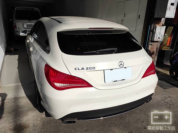 CLA200電瓶更換.jpg