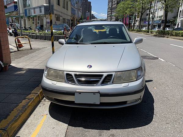 SAAB 95 電瓶沒電.jpg SAAB 95 電瓶沒電.jpg