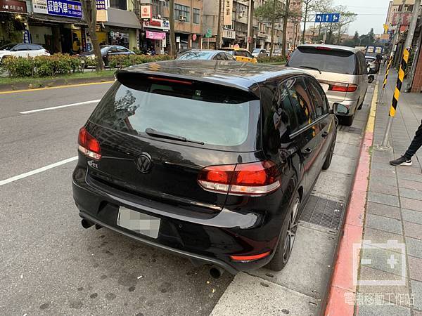 GOLF GTI.jpg