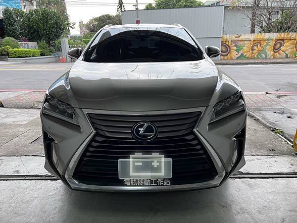 LEXUS.jpg