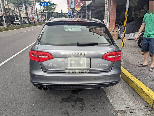 AUDI.jpg