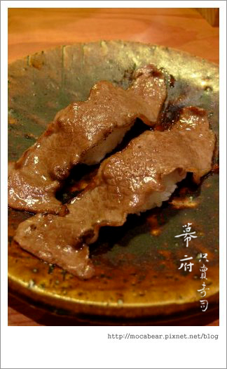 炙牛肉壽司.jpg 炙牛肉壽司.jpg